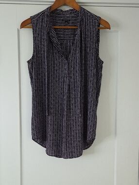 Ann Taylor Sleeveless Split Neck Printed Shell Top Navy White Size S
